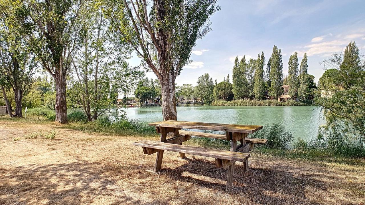 Appartement Village 9 En Residence De Vacances En Camargue アルル エクステリア 写真